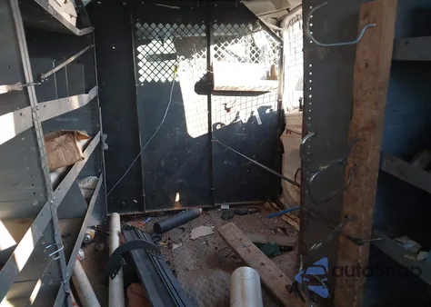 2011 Ford E-250 Commercial z USA, uszkodzony, nr VIN 1FTNE2EL5BDA78274